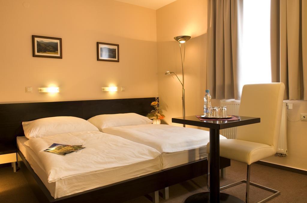 Franko Hotel Zvolen Exterior photo